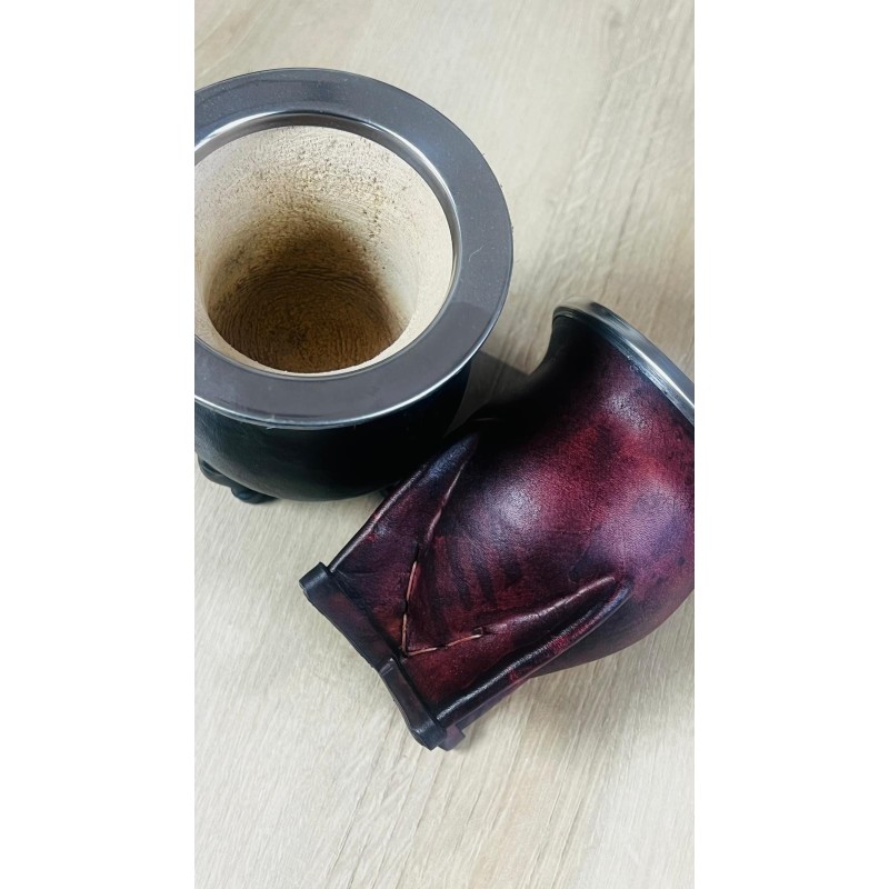 Mate de calabaza, forrado con virola.